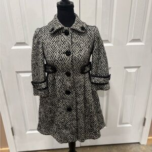 F21 VINTAGE BLACK & WHITE HERRINGBONE PEA COAT SIZE S